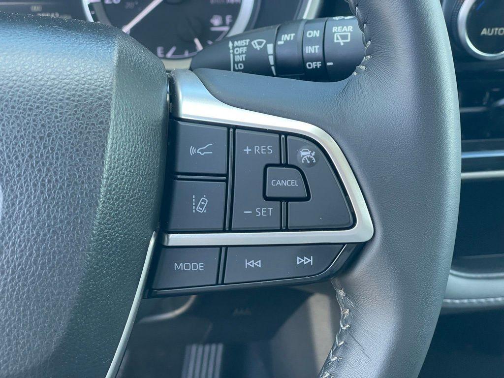 used 2023 Toyota Highlander car, priced at $34,899