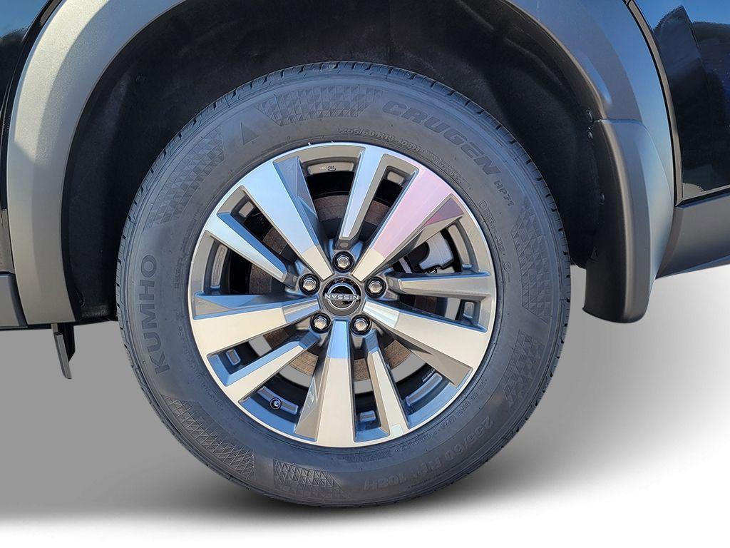 new 2025 Nissan Pathfinder car, priced at $40,692