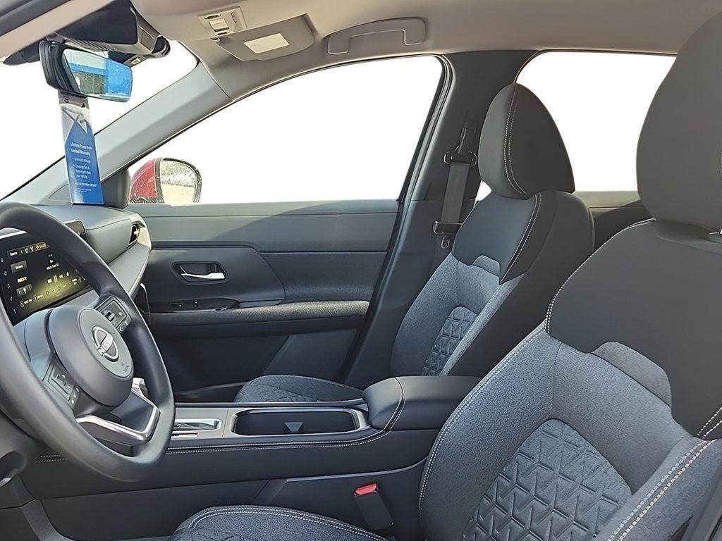 new 2025 Nissan Kicks car, priced at $29,273