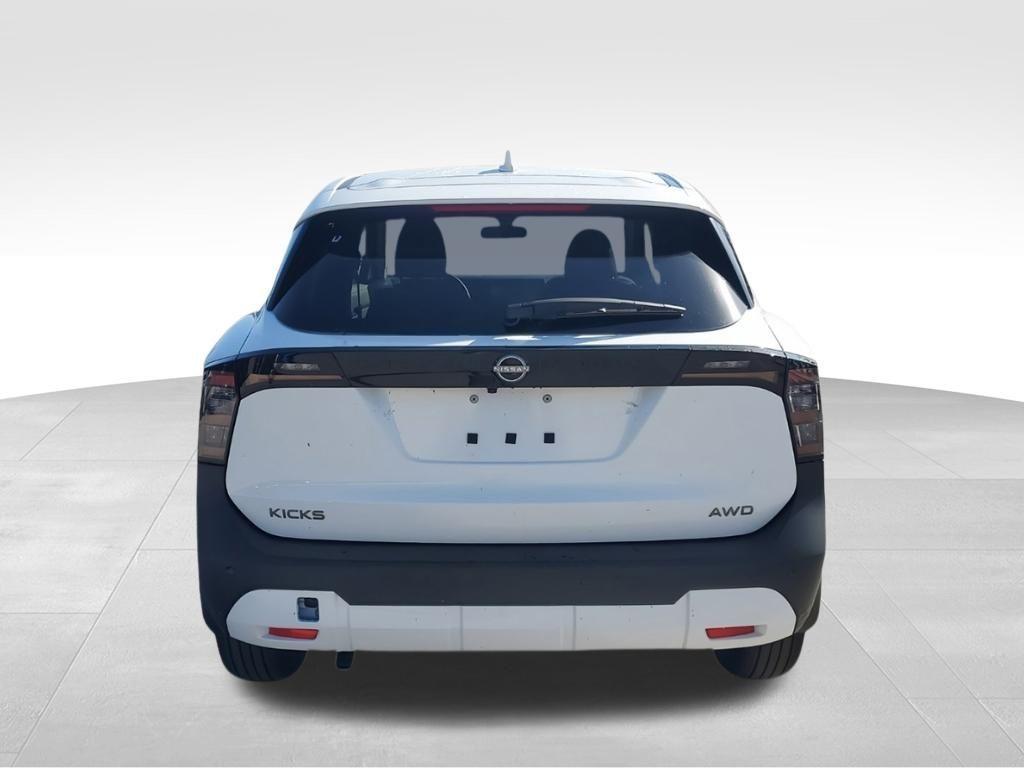 new 2025 Nissan Kicks car, priced at $29,273