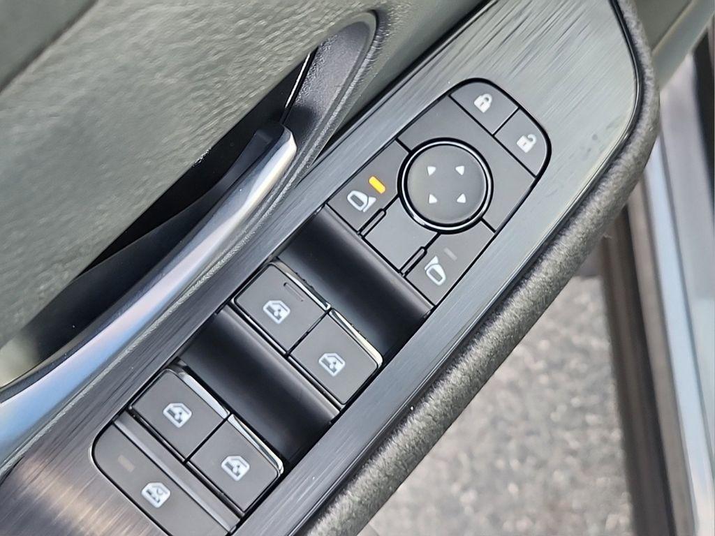 new 2025 Nissan Kicks car, priced at $28,273