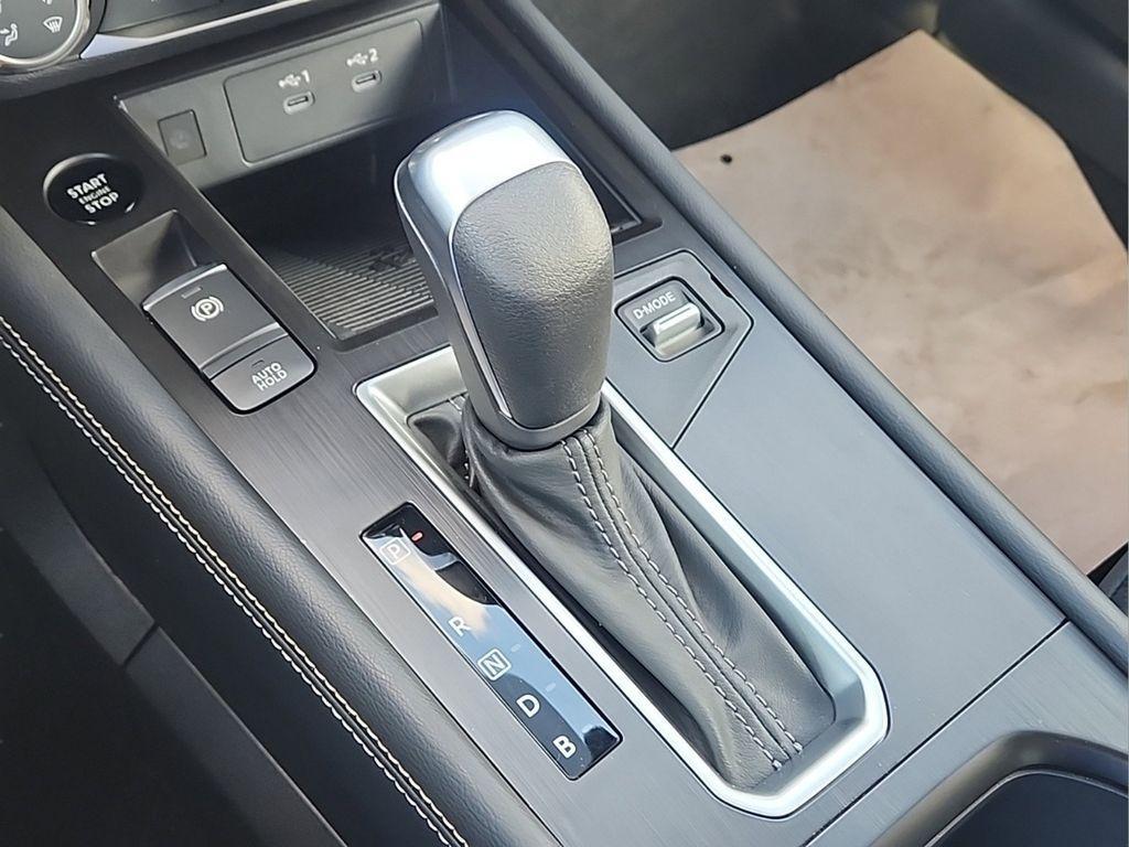 new 2025 Nissan Kicks car, priced at $28,273