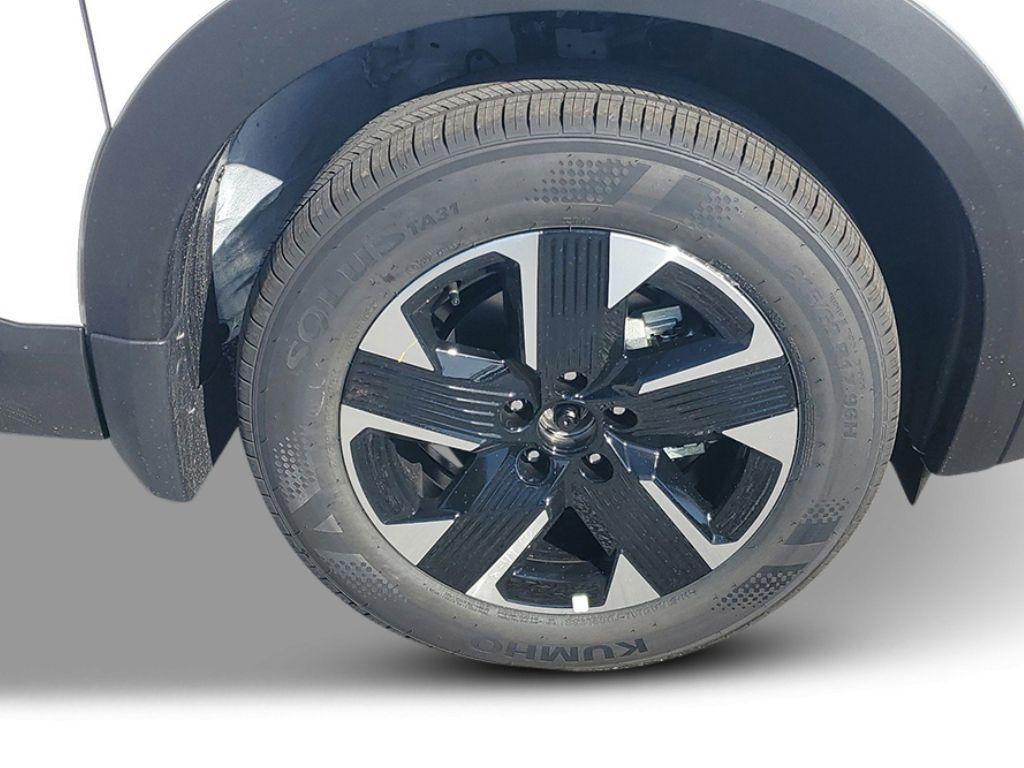 new 2025 Nissan Kicks car, priced at $26,652