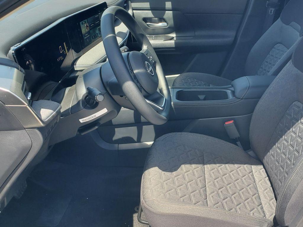 new 2025 Nissan Kicks car, priced at $26,652
