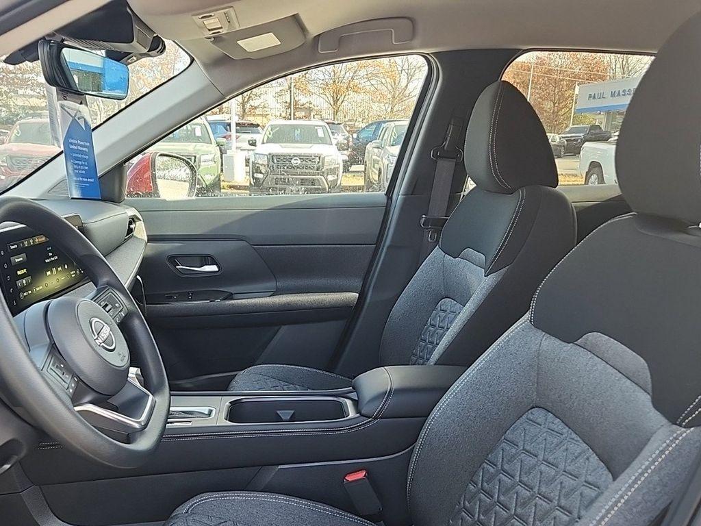 new 2025 Nissan Kicks car, priced at $27,622