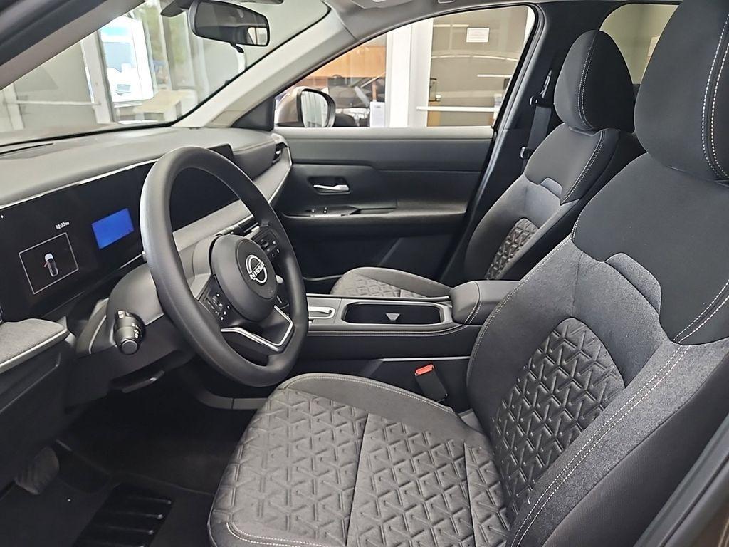 new 2025 Nissan Kicks car, priced at $26,579