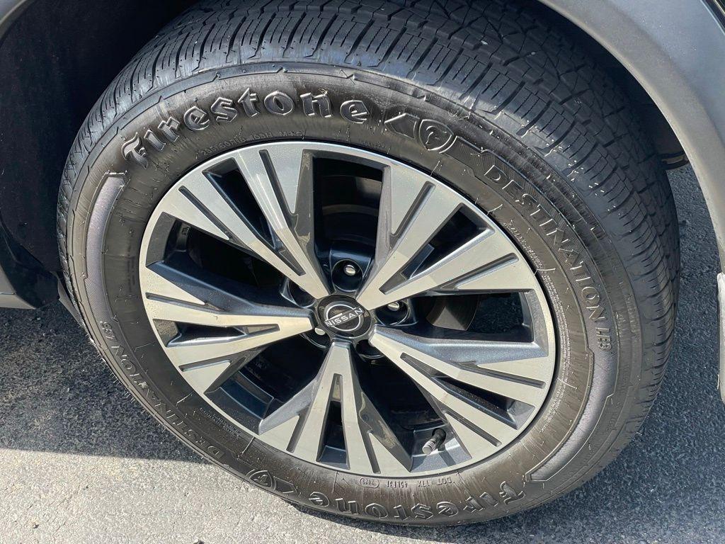 used 2022 Nissan Rogue car, priced at $17,900