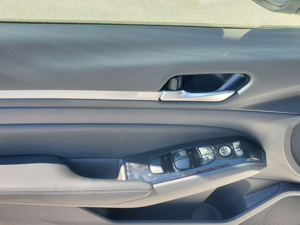 new 2025 Nissan Altima car, priced at $32,817