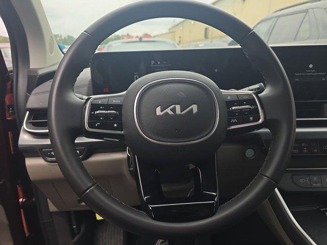 used 2025 Kia Carnival car