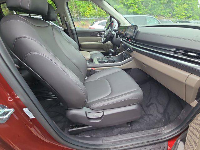 used 2025 Kia Carnival car