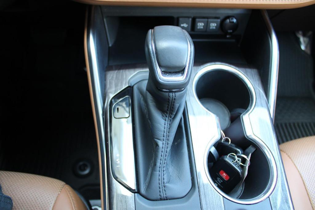 used 2020 Toyota Highlander Hybrid car, priced at $43,980