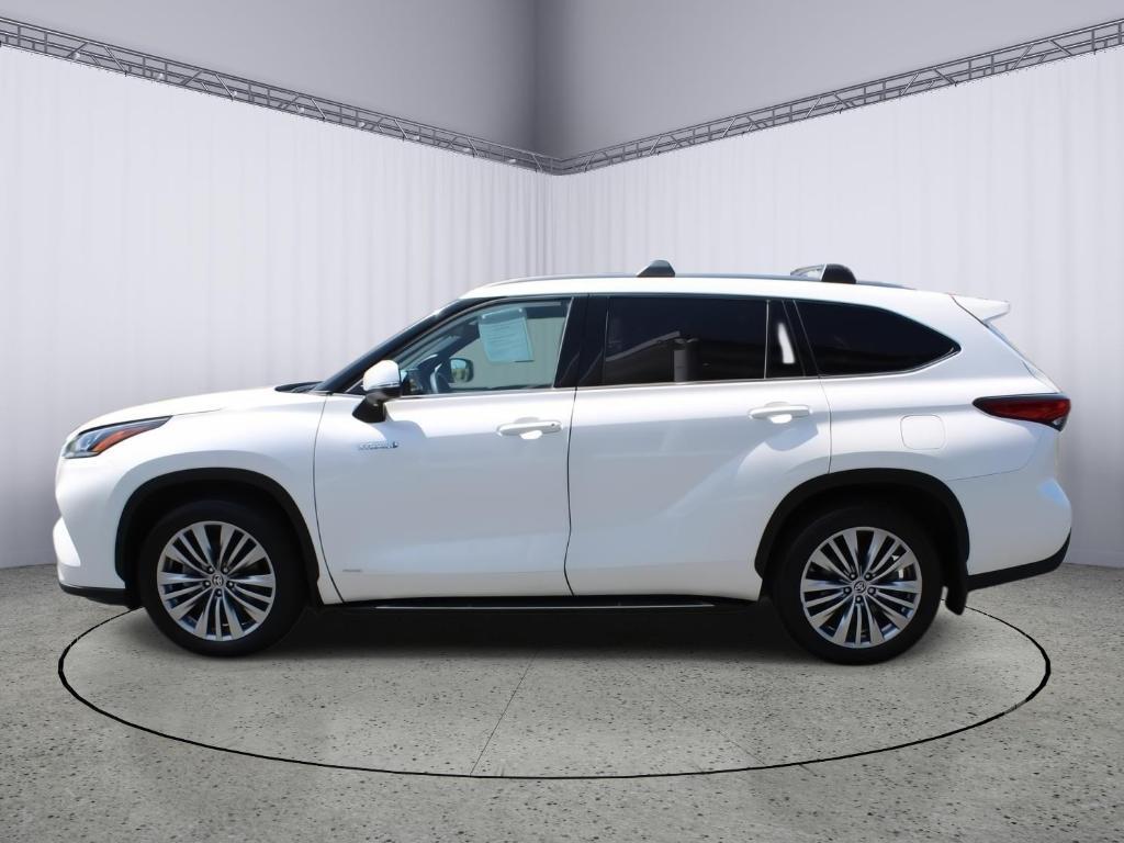 used 2020 Toyota Highlander Hybrid car, priced at $43,980