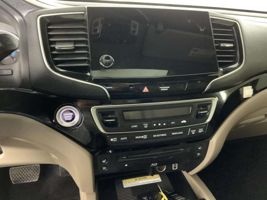 used 2022 Honda Pilot car, priced at $28,998