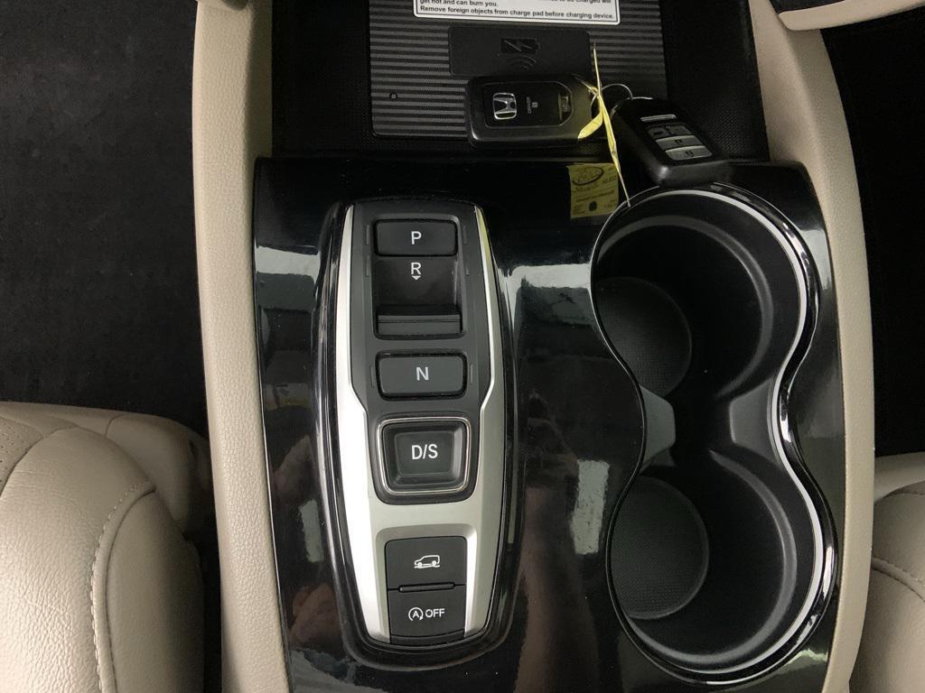 used 2022 Honda Pilot car, priced at $28,998