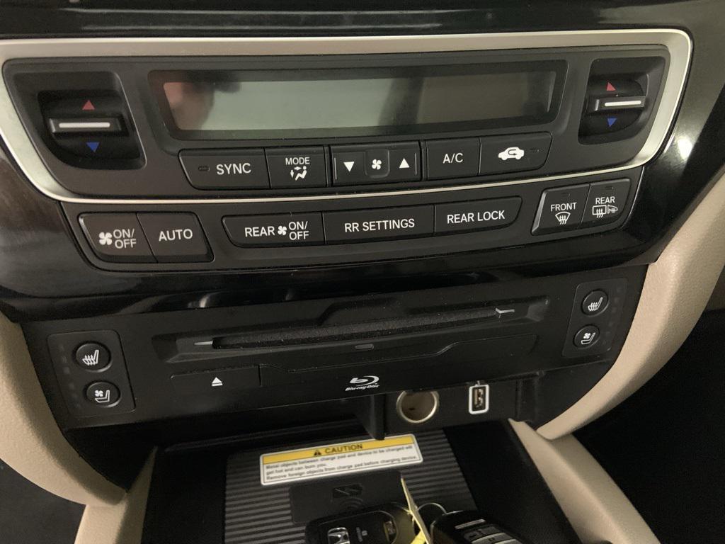 used 2022 Honda Pilot car, priced at $28,998