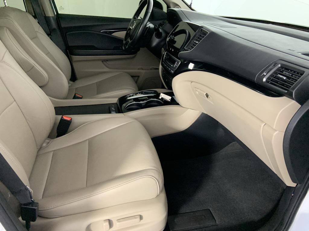 used 2022 Honda Pilot car, priced at $28,998