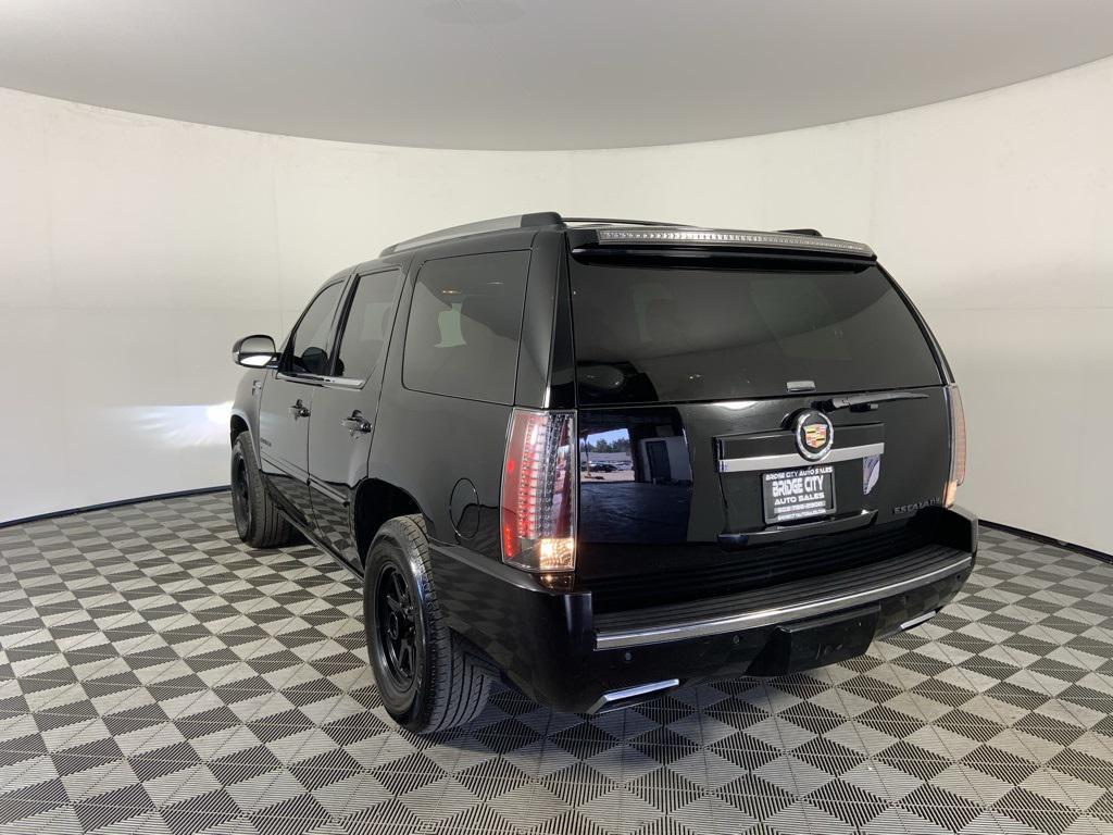 used 2013 Cadillac Escalade car, priced at $16,998