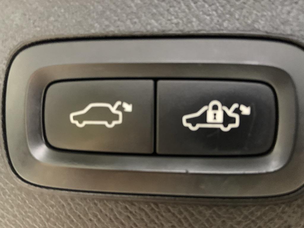 used 2016 Volvo XC90 car, priced at $22,988