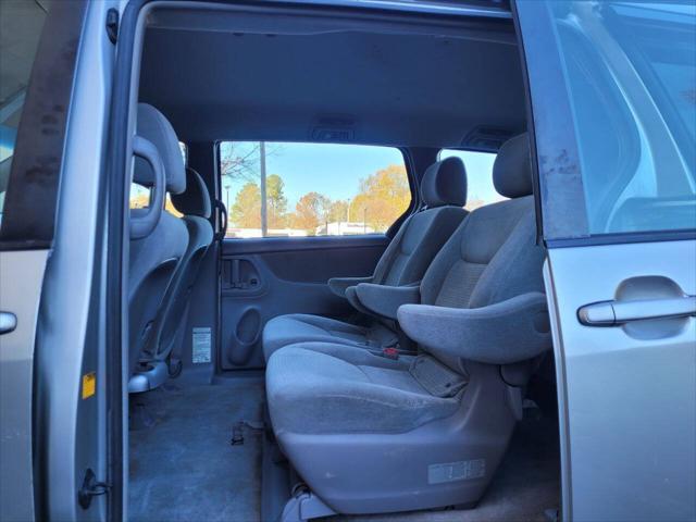 used 2007 Toyota Sienna car, priced at $4,999