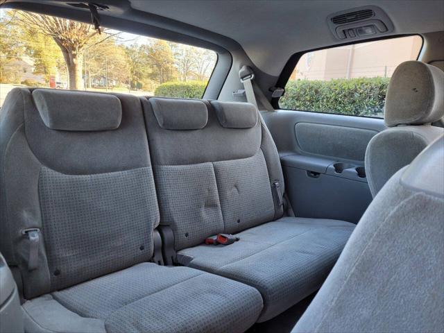 used 2007 Toyota Sienna car, priced at $4,999