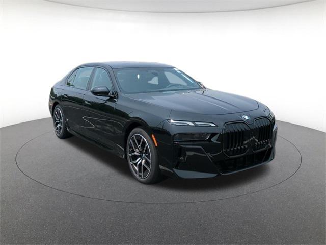 new 2025 BMW 760 car, priced at $132,725