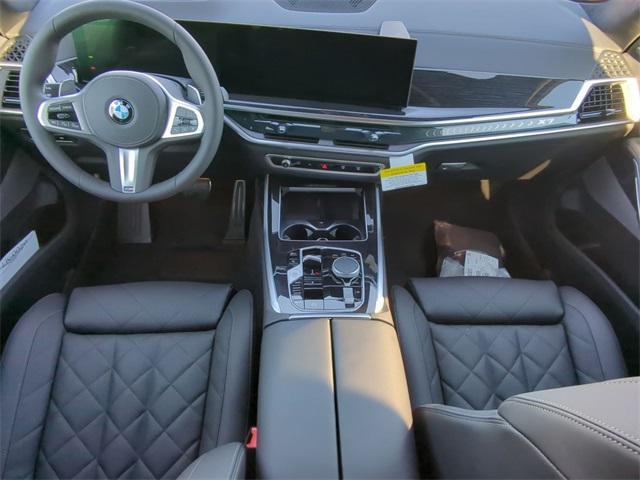 new 2025 BMW X7 car, priced at $99,405