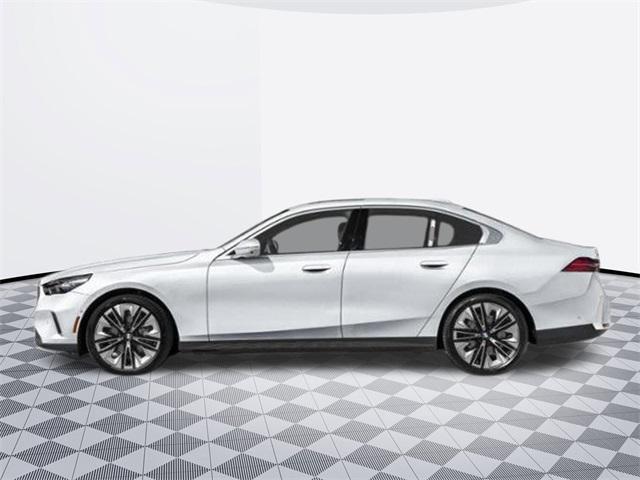 new 2025 BMW 540 car, priced at $77,475