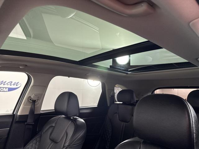 used 2023 Kia Sorento car, priced at $34,274