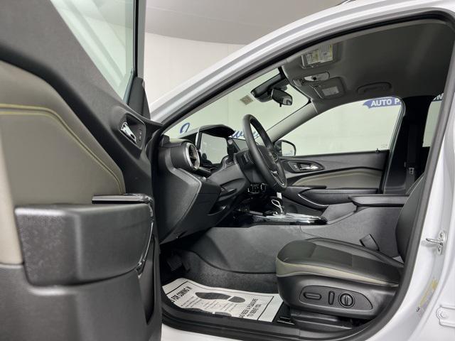 new 2025 Chevrolet Trax car, priced at $25,895