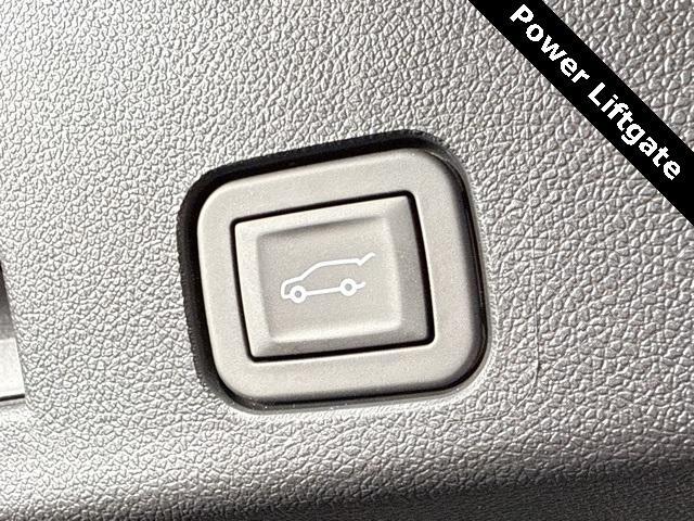 new 2025 Chevrolet Traverse car, priced at $46,132
