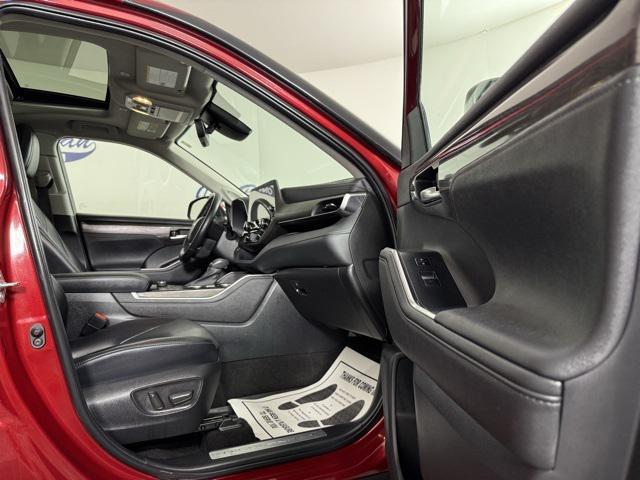 used 2023 Toyota Highlander car, priced at $42,438