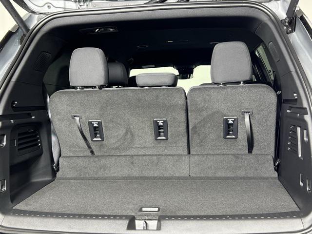 new 2025 Chevrolet Traverse car, priced at $45,244