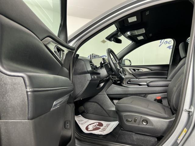 new 2025 Chevrolet Traverse car, priced at $45,244
