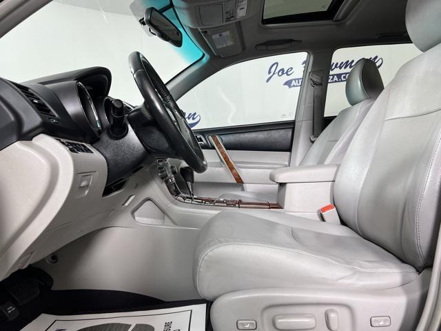 used 2012 Toyota Highlander car, priced at $12,226