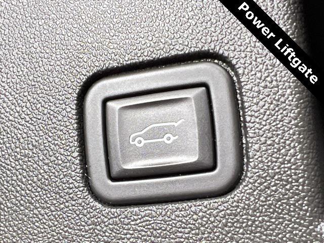 used 2023 Chevrolet Equinox car, priced at $22,260