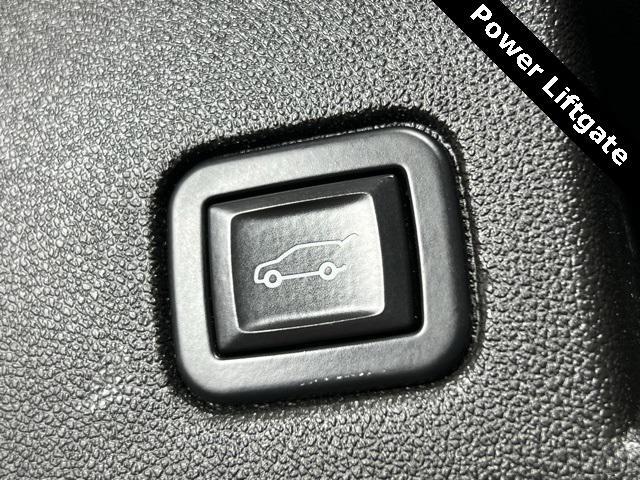 used 2022 Chevrolet Equinox car, priced at $25,662