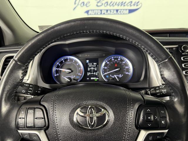 used 2019 Toyota Highlander car, priced at $28,382