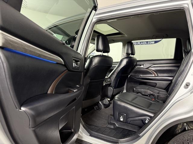 used 2019 Toyota Highlander car, priced at $28,382
