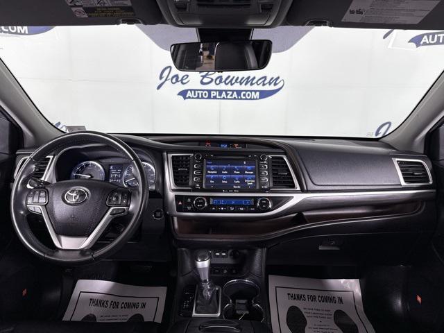 used 2019 Toyota Highlander car, priced at $28,382