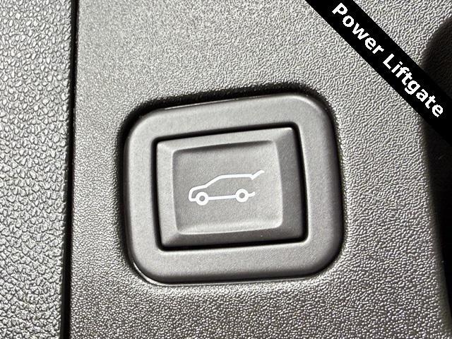 used 2024 Cadillac XT4 car, priced at $42,287