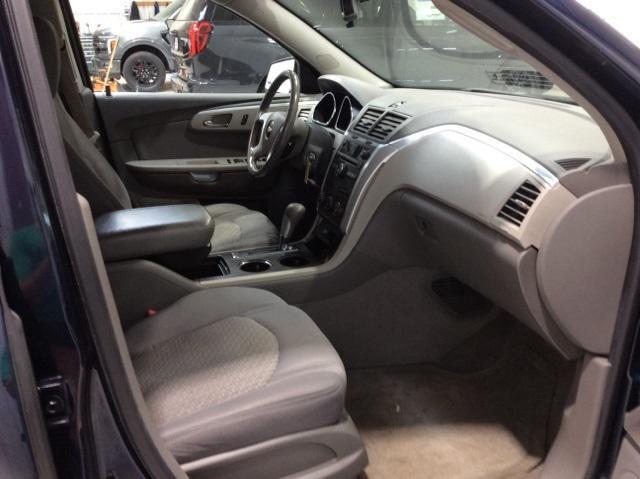 used 2010 Chevrolet Traverse car, priced at $5,900