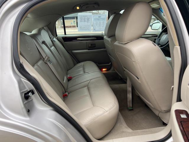 used 2011 Lincoln Town Car car, priced at $7,900