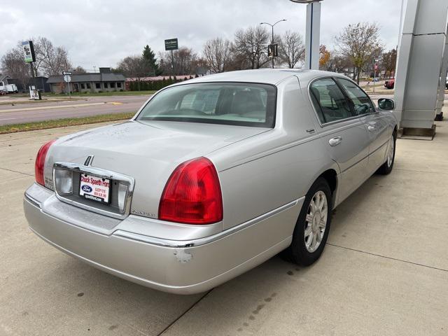 used 2011 Lincoln Town Car car, priced at $7,900