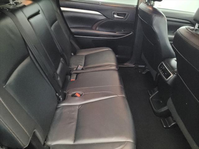 used 2019 Toyota Highlander car, priced at $26,695
