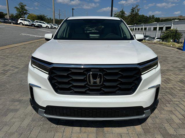 new 2025 Honda Pilot car, priced at $45,350