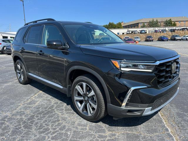 new 2025 Honda Pilot car, priced at $50,695