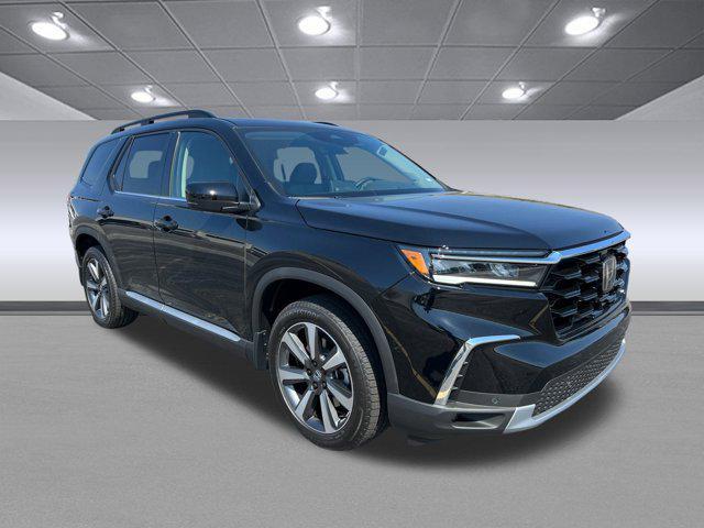 new 2025 Honda Pilot car, priced at $50,695