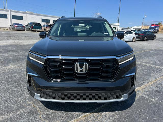 new 2025 Honda Pilot car, priced at $50,695