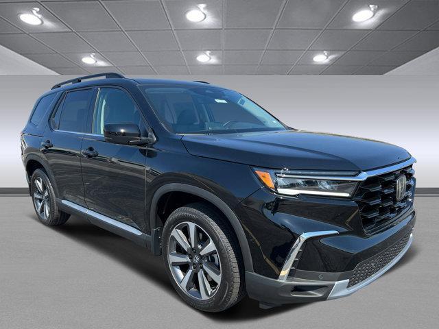 new 2025 Honda Pilot car, priced at $50,695