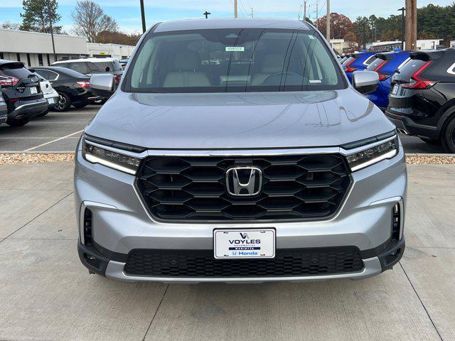 new 2025 Honda Pilot car, priced at $48,895